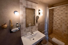 Dpt Vaucluse (84), à vendre BEAUMETTES maison de village de près de 350 m² avec piscine et spa sur un terrain de 1 924,00 m² 
