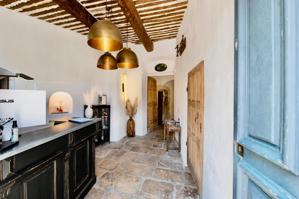 Dpt Vaucluse (84), à vendre BEAUMETTES maison de village de près de 350 m² avec piscine et spa sur un terrain de 1 924,00 m² 