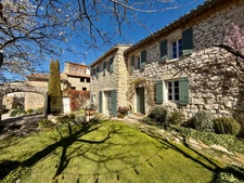 Village farmhouse with garden and swimming pool in a hamlet of Murs, 7 minutes from Gordes