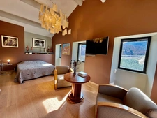 Mas rénové à vendre en campagne de OPPEDE (84), près 200 m2, 3 chambres sur terrain attenant piscinable de près de 1075 m2.