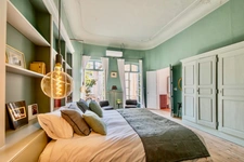 Dpt Vaucluse (84), à vendre au Coeur de L'ISLE SUR LA SORGUE exceptionnelle maison de près de 600 m2 avec jardin paysagé avec piscine sur plus de 900 m2 et chapelle à rénover de près de 180 m2 