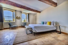 Dpt Vaucluse (84), à vendre au coeur de GORDES Maison de Village de près de 600 m2 avec piscine 