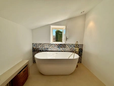 Village farmhouse with garden and swimming pool in a hamlet of Murs, 7 minutes from Gordes