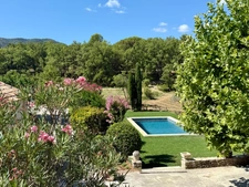Maison à vendre Bastide composée de 5 suites avec piscine sur terrain attenant de près d'un hectare OPPEDE (84)