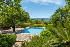 Propriété à vendre avec Mas d’Exception, Borie avec près de 310m2,à Gordes (84). piscine sur 3,4 hectares