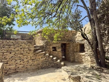 Propriete à vendre : Exceptionnel ensemble de Bories au cœur du Luberon, à Gordes (84) 3 suites, piscine