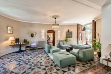 Dpt Vaucluse (84), à vendre au Coeur de L'ISLE SUR LA SORGUE exceptionnelle maison de près de 600 m2 avec jardin paysagé avec piscine sur plus de 900 m2 et chapelle à rénover de près de 180 m2 