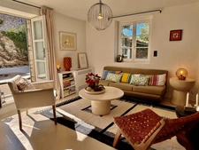 Village farmhouse with garden and swimming pool in a hamlet of Murs, 7 minutes from Gordes