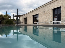 Maison individuelle avec 4 chambres à l'Isle sur La Sorgue avec piscine à deux pas du centre ville