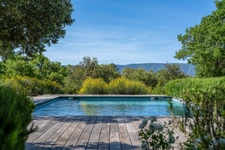 Propriété à vendre avec Mas d’Exception, Borie avec près de 310m2,à Gordes (84). piscine sur 3,4 hectares