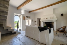 Propriété à vendre avec Mas d’Exception, Borie avec près de 310m2,à Gordes (84). piscine sur 3,4 hectares