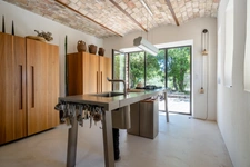 Propriété à vendre avec Mas d’Exception, Borie avec près de 310m2,à Gordes (84). piscine sur 3,4 hectares