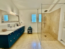 Maison à vendre aux portes de ROUSSILLON (84) 5 chambres, piscine, jardin paysagé
