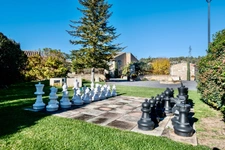 Dpt Vaucluse (84), à vendre en campagne de MENERBES, proche de Gordes et de l'Isle sur la Sorgue, Propriété de près de 2 ha avec Mas familial et dépendances sur près de 400 m² offrant 7 chambres