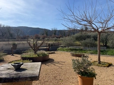 Mas rénové à vendre en campagne de OPPEDE (84), près 200 m2, 3 chambres sur terrain attenant piscinable de près de 1075 m2.