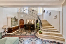 Dpt Vaucluse (84), à vendre au Coeur de L'ISLE SUR LA SORGUE exceptionnelle maison de près de 600 m2 avec jardin paysagé avec piscine sur plus de 900 m2 et chapelle à rénover de près de 180 m2 
