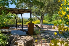 Propriété à vendre avec Mas d’Exception, Borie avec près de 310m2,à Gordes (84). piscine sur 3,4 hectares