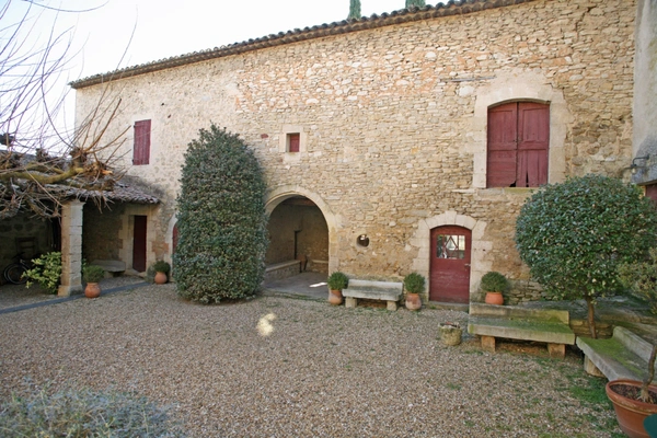 Propriete À Bonnieux(84) exceptionnelle ancienne magnanerie du XIIIᵉ siècle à rénover, près de 1 000 m² près de 7 ha