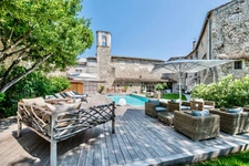 Dpt Vaucluse (84), à vendre au Coeur de L'ISLE SUR LA SORGUE exceptionnelle maison de près de 600 m2 avec jardin paysagé avec piscine sur plus de 900 m2 et chapelle à rénover de près de 180 m2 