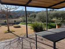 Mas rénové à vendre en campagne de OPPEDE (84), près 200 m2, 3 chambres sur terrain attenant piscinable de près de 1075 m2.