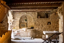 Character house (nearly 320 m2, 5 bedrooms) with interior courtyard, swimming pool & independent apartment (nearly 135 m2, 2 bedrooms) – Lagnes, Luberon (84)