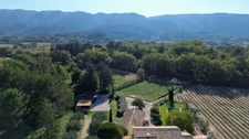 Maison à vendre Bastide composée de 5 suites avec piscine sur terrain attenant de près d'un hectare OPPEDE (84)
