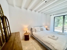 Dpt Vaucluse (84), à vendre GORDES propriété de 465 m2 en pierre avec 11 chambres sur près de 5 ha