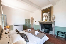 Dpt Vaucluse (84), à vendre BEAUMETTES maison de village de près de 350 m² avec piscine et spa sur un terrain de 1 924,00 m² 