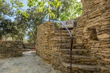 Propriete à vendre : Exceptionnel ensemble de Bories au cœur du Luberon, à Gordes (84) 3 suites, piscine
