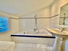 Village farmhouse with garden and swimming pool in a hamlet of Murs, 7 minutes from Gordes