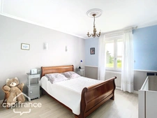 Maison de caractère 7 pièces SAINT VARENT (79)