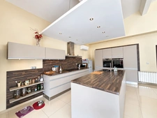  Villa plain-pied 195 m², piscine et garage  PEGOMAS (06)