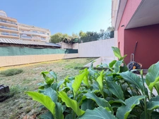 Comme une maison ! Rare 4 pièces avec 140 m² de jardin à 3 min des plages - Cannes La Bocca (06)