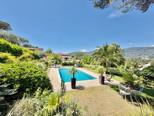 PEYMEINADE – Villa familiale avec appartement indépendant, piscine et jardin paysager