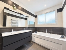  Villa plain-pied 195 m², piscine et garage  PEGOMAS (06)