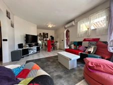 Dpt Alpes Maritimes (06), à vendre ANTIBES Appartement T3 65 m² – Rez-de-jardin, terrasse 40 m² et piscine