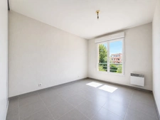Grasse – Appartement T3 de 60 m² avec terrasse, garage et parking 
