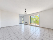 Appartement  T4 à rénover, 85 m², terrasse couverte et garage GRASSE (06)