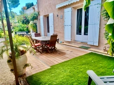 PEYMEINADE – Maison de 189 m² avec appartement indépendant, piscine, garage et terrain paysager de 1 290 m²(06)