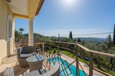 Villa contemporaine de prestige – Vue mer – Piscine chauffée & jacuzzi – Saint-Jean Grasse