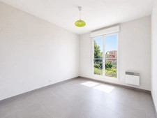 Grasse – Appartement T3 de 60 m² avec terrasse, garage et parking 