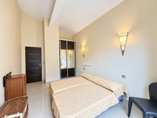  Villa plain-pied 195 m², piscine et garage  PEGOMAS (06)
