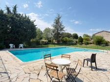 Comme une maison de vacances toute l'année – Maison rénovée avec jardin, deux terrasses et piscine à Grasse Saint-Mathieu