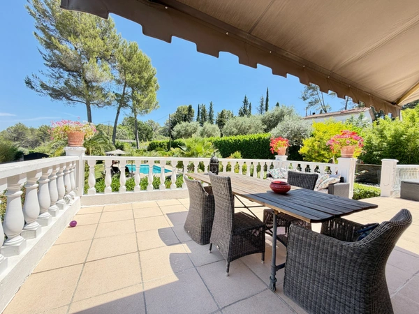 PEYMEINADE – Villa familiale avec appartement indépendant, piscine et jardin paysager