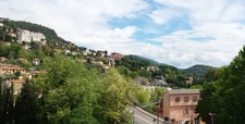 Appartement  T4 à rénover, 85 m², terrasse couverte et garage GRASSE (06)