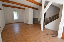 Dpt Bouches du Rhône (13), à vendre MIRAMAS maison P6 de 124 m² - 5 chambres cour arborée 