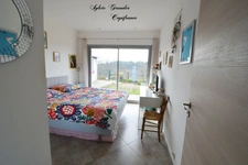 Dpt Bouches du Rhône (13), à vendre VERNEGUES maison P5 de 180 m² - Terrain de 1 300,00 m² - Plain pied