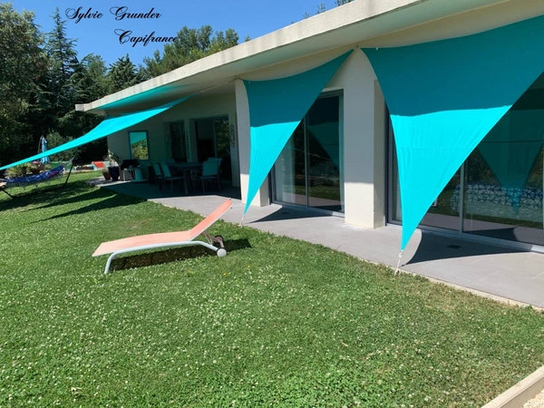Dpt Bouches du Rhône (13), à vendre VERNEGUES maison P5 de 180 m² - Terrain de 1 300,00 m² - Plain pied