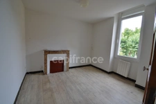 Dpt Bouches du Rhône (13), à vendre MIRAMAS maison P6 de 124 m² - 5 chambres cour arborée 