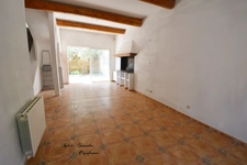 Dpt Bouches du Rhône (13), à vendre MIRAMAS maison P6 de 124 m² - 5 chambres cour arborée 